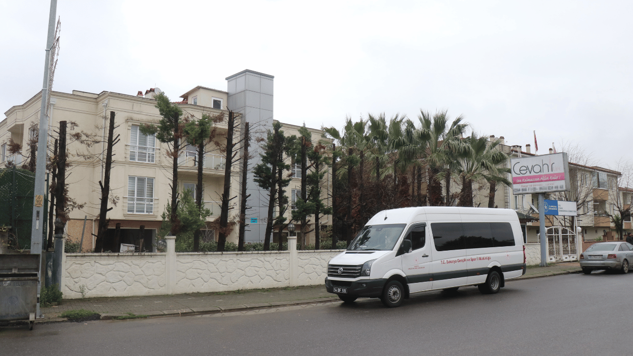Sakarya’da Kız Yurdundaki Patlamanın Hasarı Gün Ağarınca Ortaya Çıktı - Sayfa 1