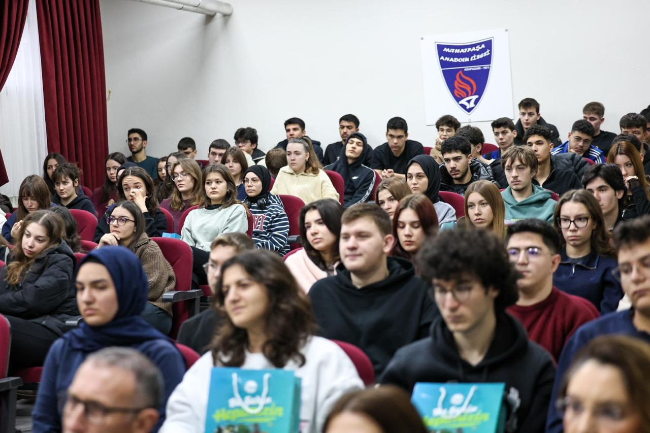 Başkan Yusuf Alemdar: 'Gençliğin Sakarya'sını İnşa Ediyoruz' - Sayfa 1