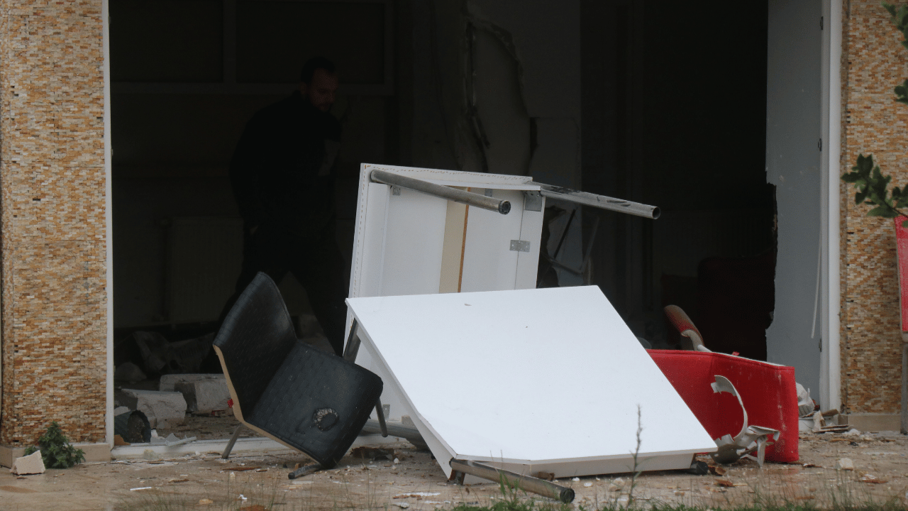 Sakarya’da Kız Yurdundaki Patlamanın Hasarı Gün Ağarınca Ortaya Çıktı - Sayfa 4