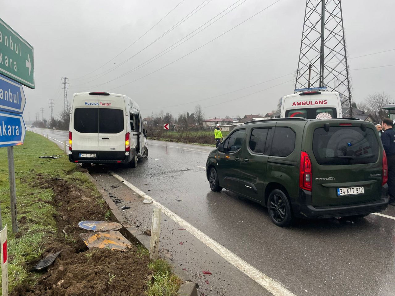 Sakarya’da Ambulans ile İşçi Servisi Çarpıştı: 11 Yaralı - Sayfa 4