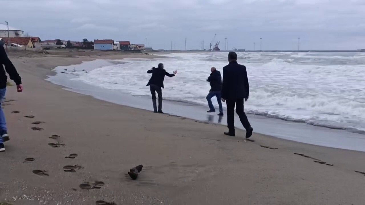 Telefonda Başlayan İntihar Sahilde Sona Erdi - Sayfa 1