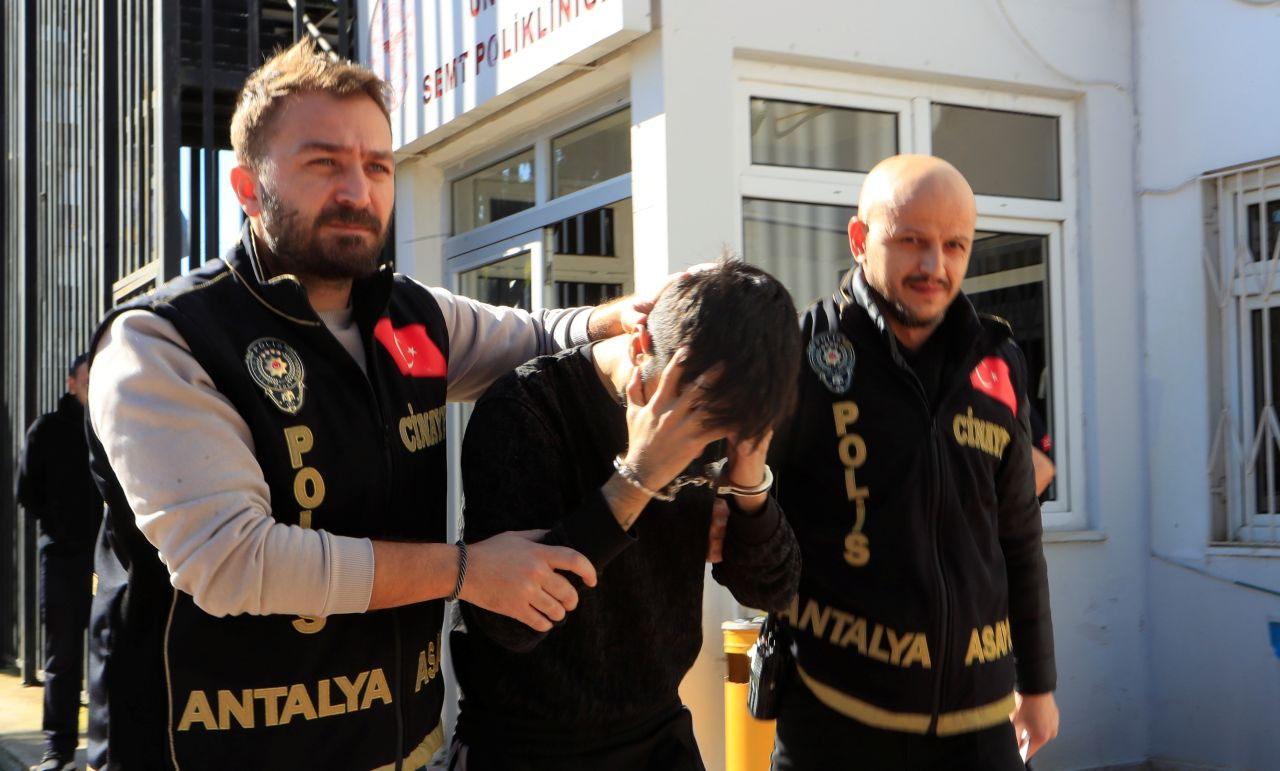 Hamile Eşini Silahla Yaralayan Şüpheli Adliyeye Sevk Edildi - Sayfa 2