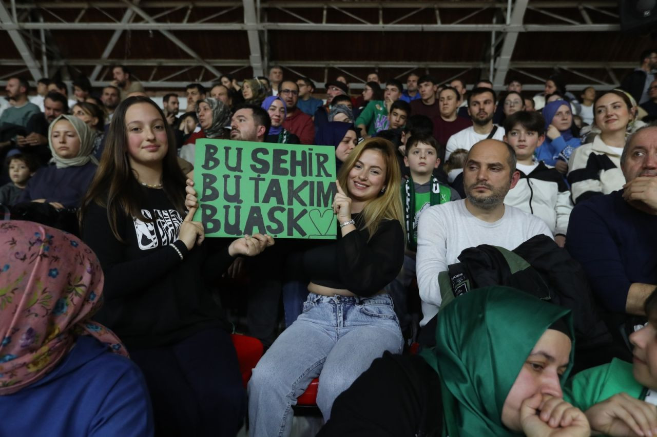 Büyükşehir Basketbol’dan taraftarı önünde net galibiyet: 86-66 - Sayfa 3