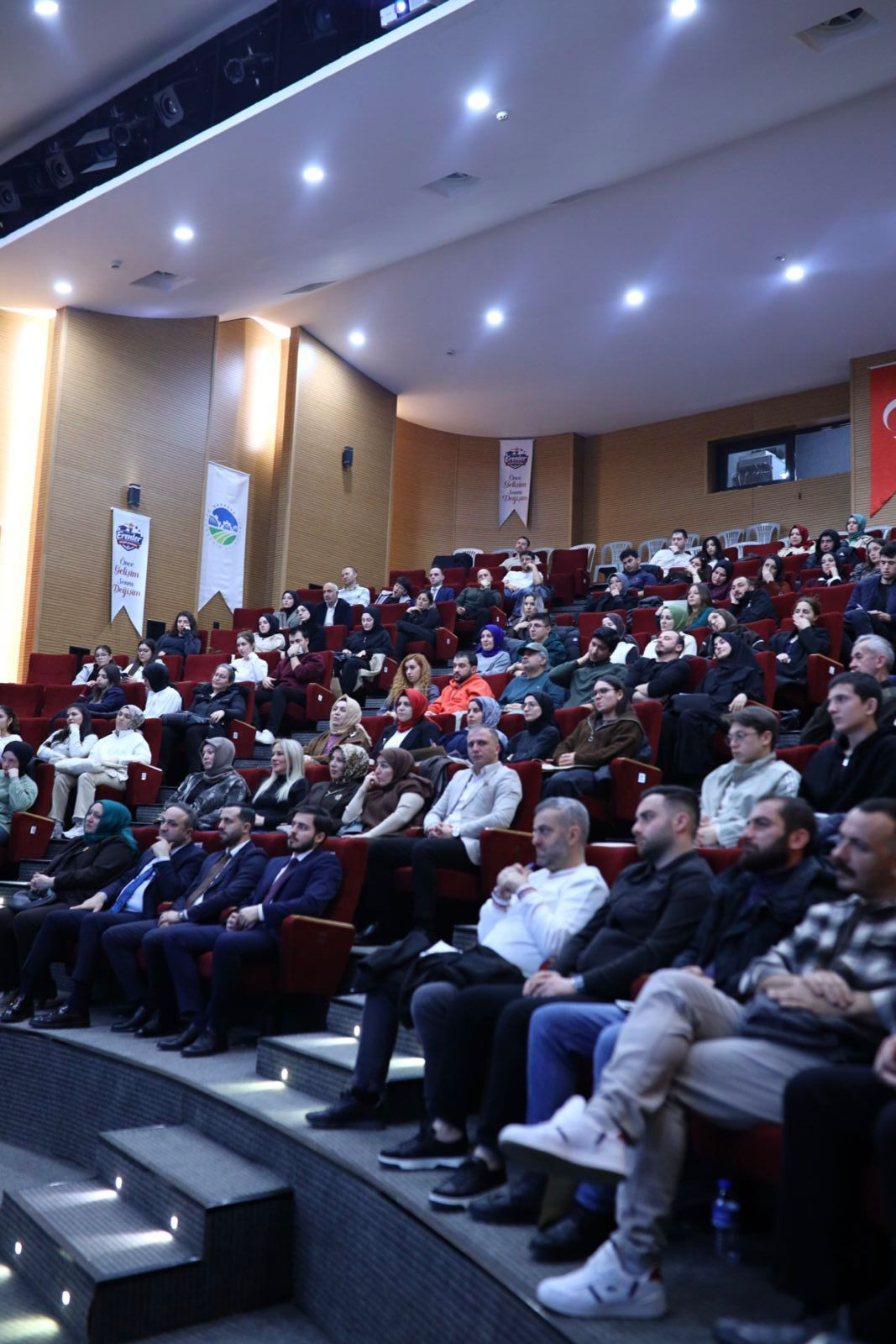 Erenler Gelişim Akademisi'nin İlk Konuğu Cem Öğretir Oldu - Sayfa 1