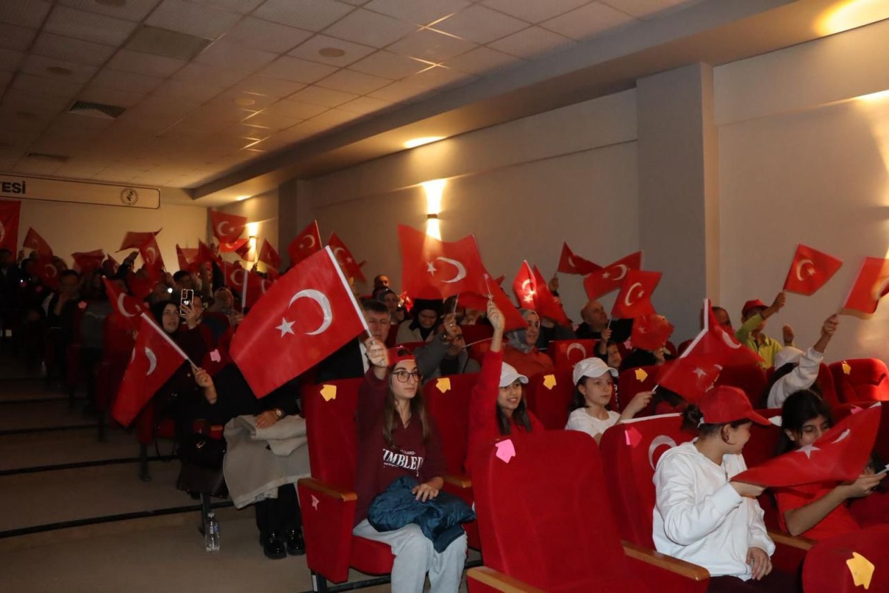 Kaynarca’da Ay Yıldız Temalı Etkinlikte Öğrenciler Göğüs Kabarttı - Sayfa 4