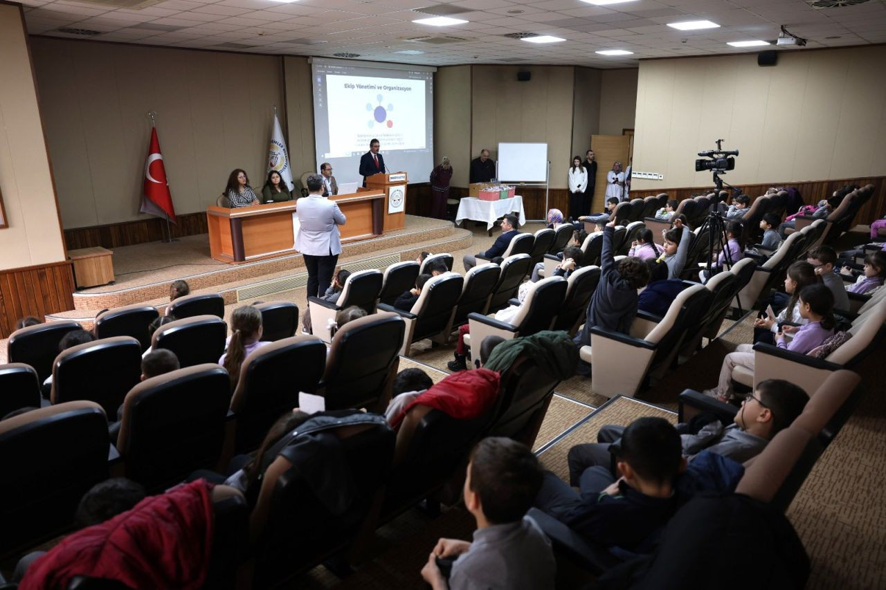 Başkan Dinç’ten Miniklere "Uygulamalı" Yerel Yönetim Dersi - Sayfa 4