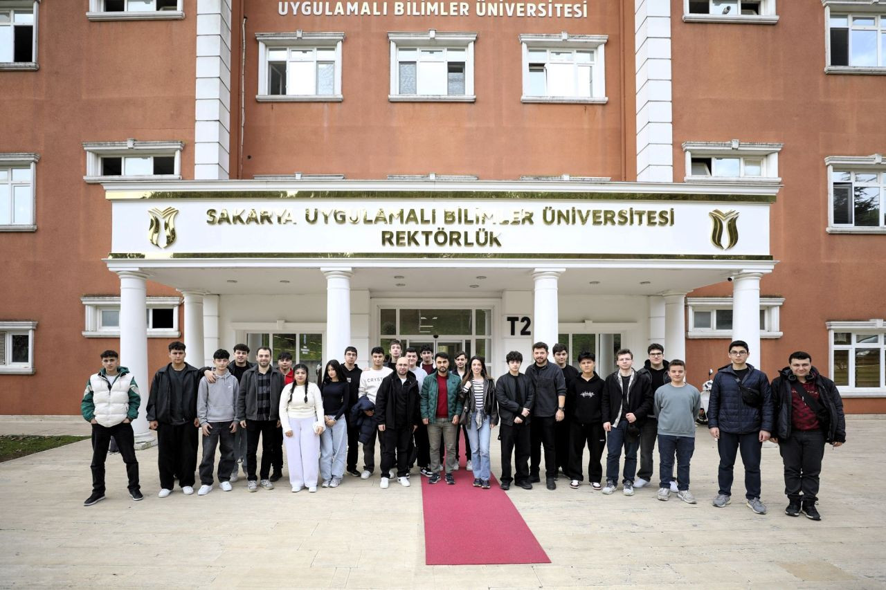 Teknoloji Lisesi Öğrencileri SUBÜ’yü Ziyaret Etti - Sayfa 1