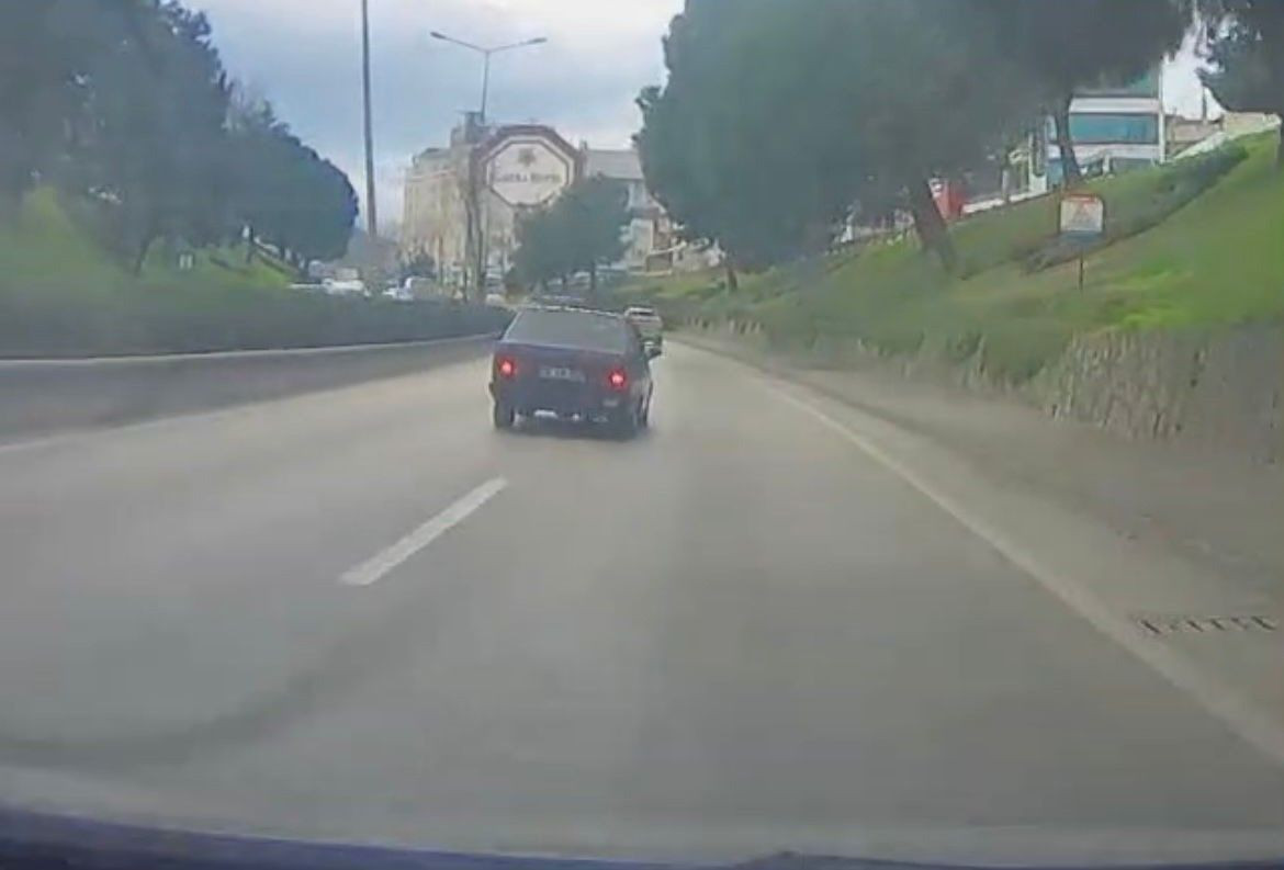 Kaldırımdaki Çocukların Üzerine Araç Sürüp Kaçtı! - Sayfa 3