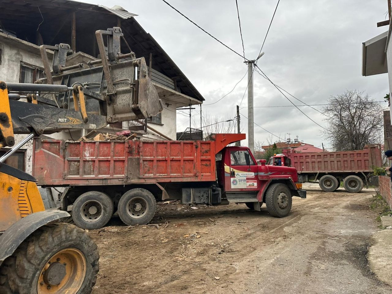 Sakarya’da 25 Yıllık Çöp Ev Şoku - Sayfa 1