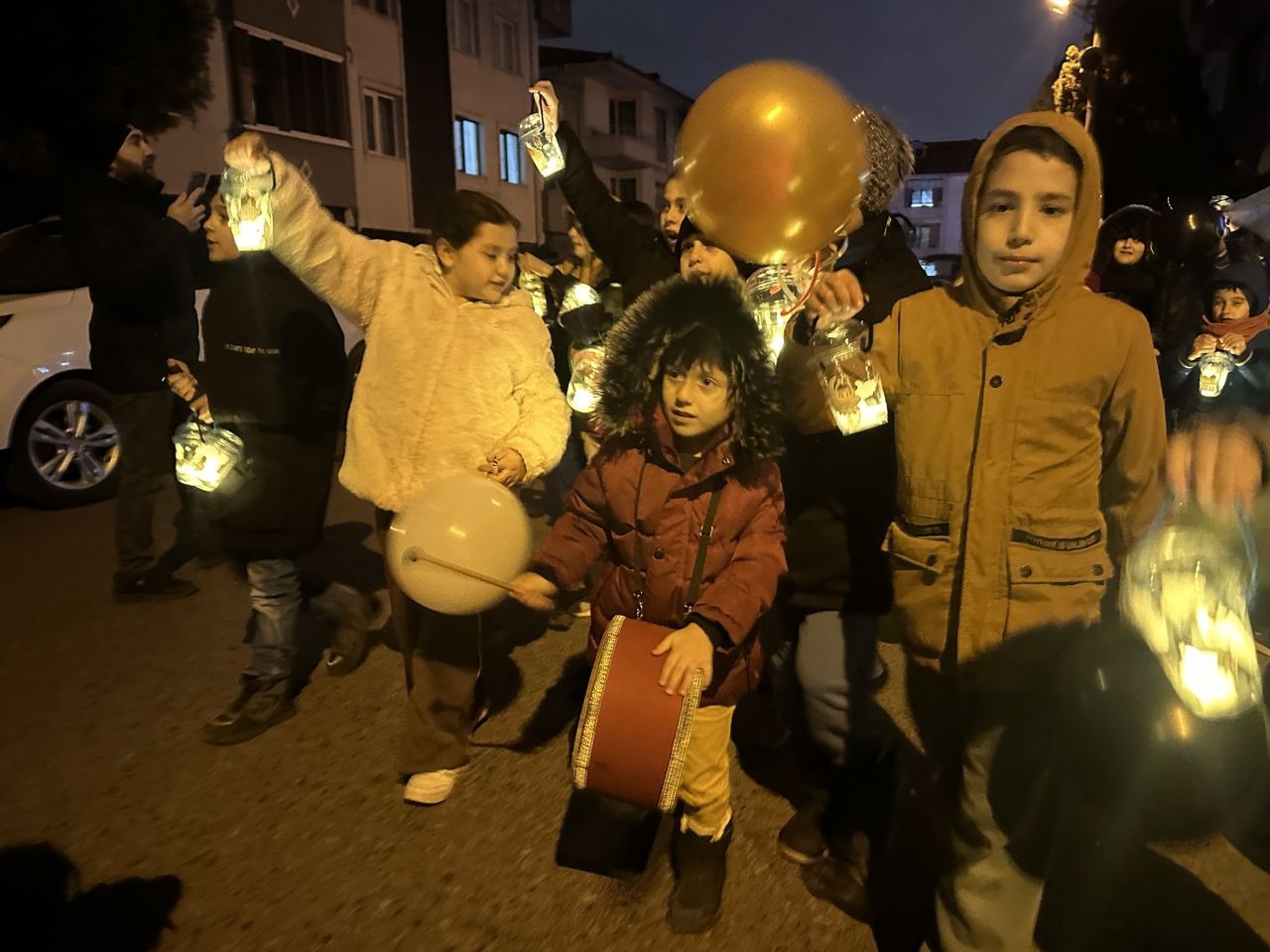 Minikler Fenerlerle Teravih Coşkusuna Katıldı - Sayfa 2