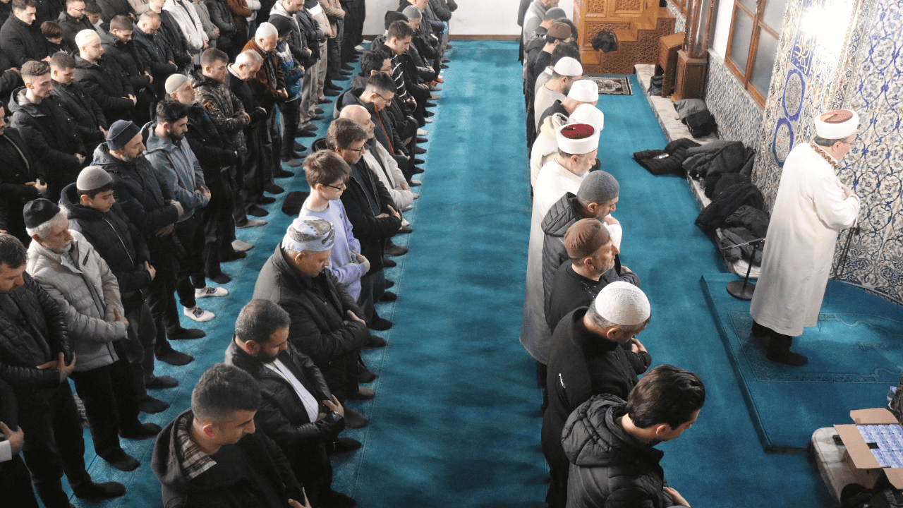 Sakarya’da Ramazan Coşkusu: İlk Teravih Namazı Kılındı - Sayfa 4