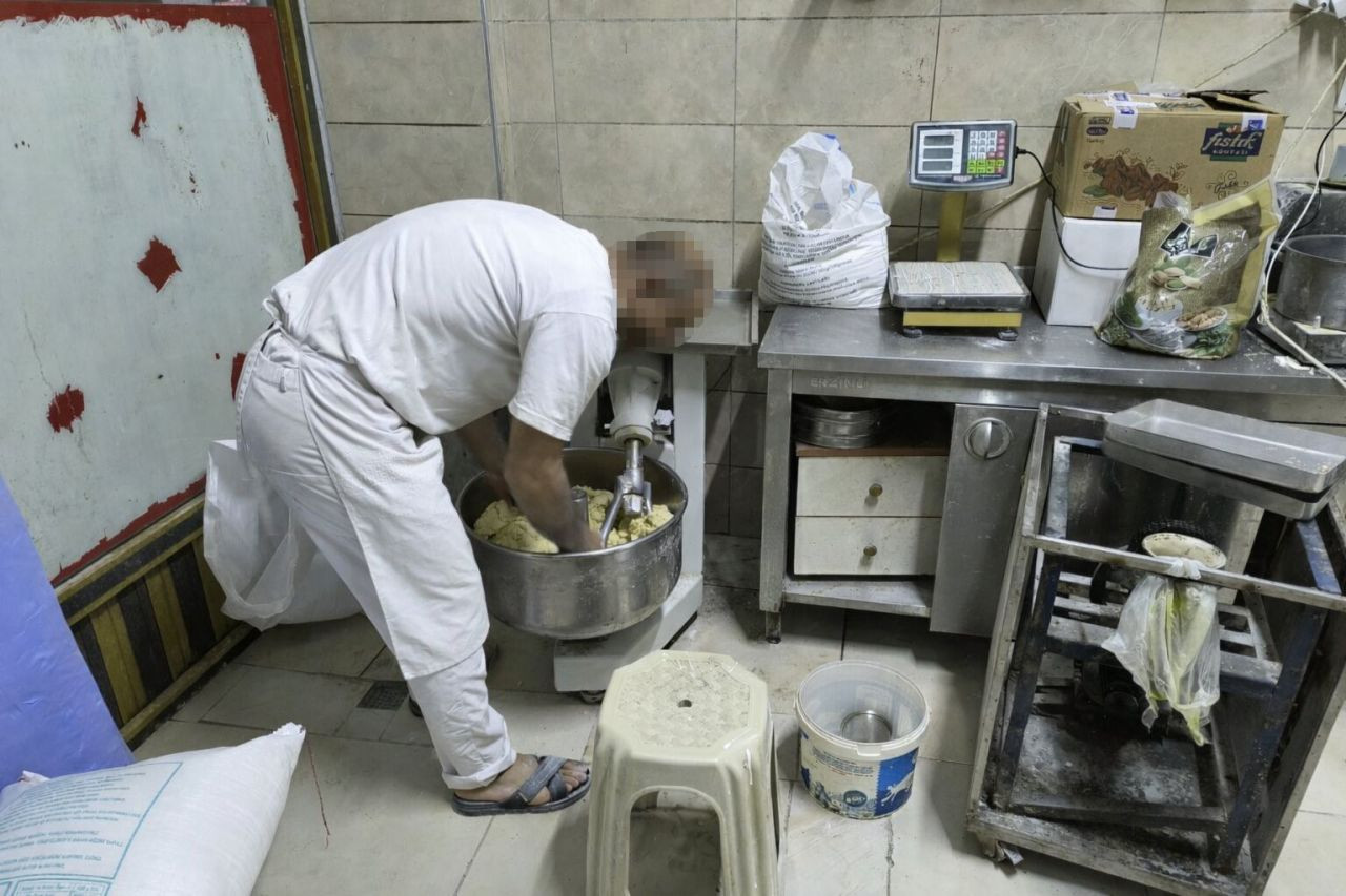 Skandal Görüntü: Tatlı İmalathanesi Mühürlendi - Sayfa 1