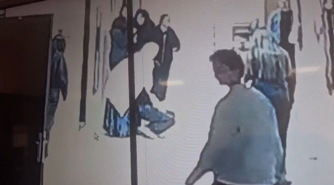 Teneffüste Boğazına Yiyecek Kaçan Öğrenciyi Öğretmenleri Kurtardı - Sayfa 1