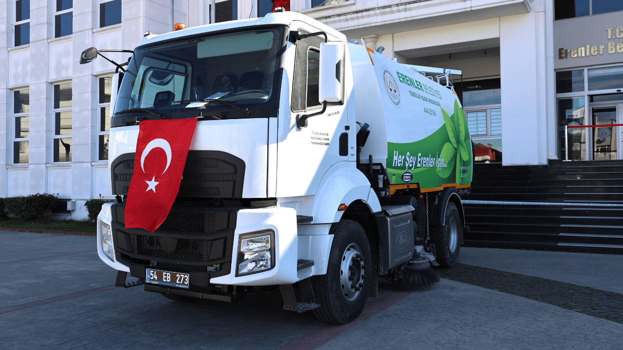 Erenler Belediyesi’ne Yeni Yol Süpürme Aracı - Sayfa 1