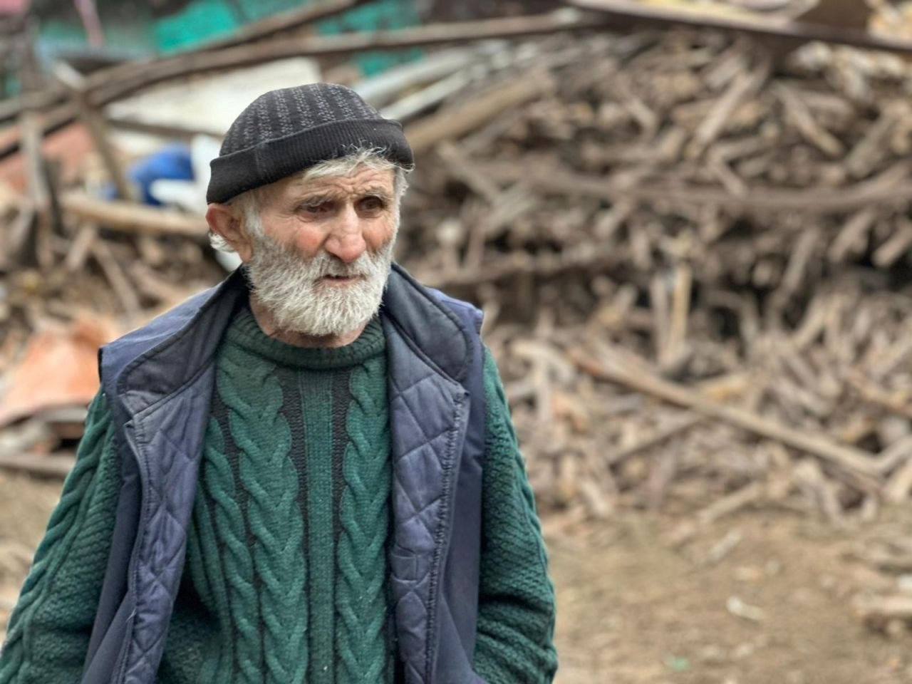 Evinden Çöp Çıkarılan Yaşlı Adam Çatıdan Düşerek Öldü - Sayfa 2