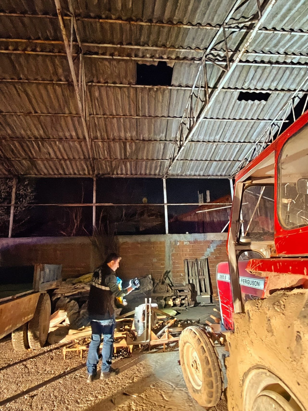 Evinden Çöp Çıkarılan Yaşlı Adam Çatıdan Düşerek Öldü - Sayfa 1