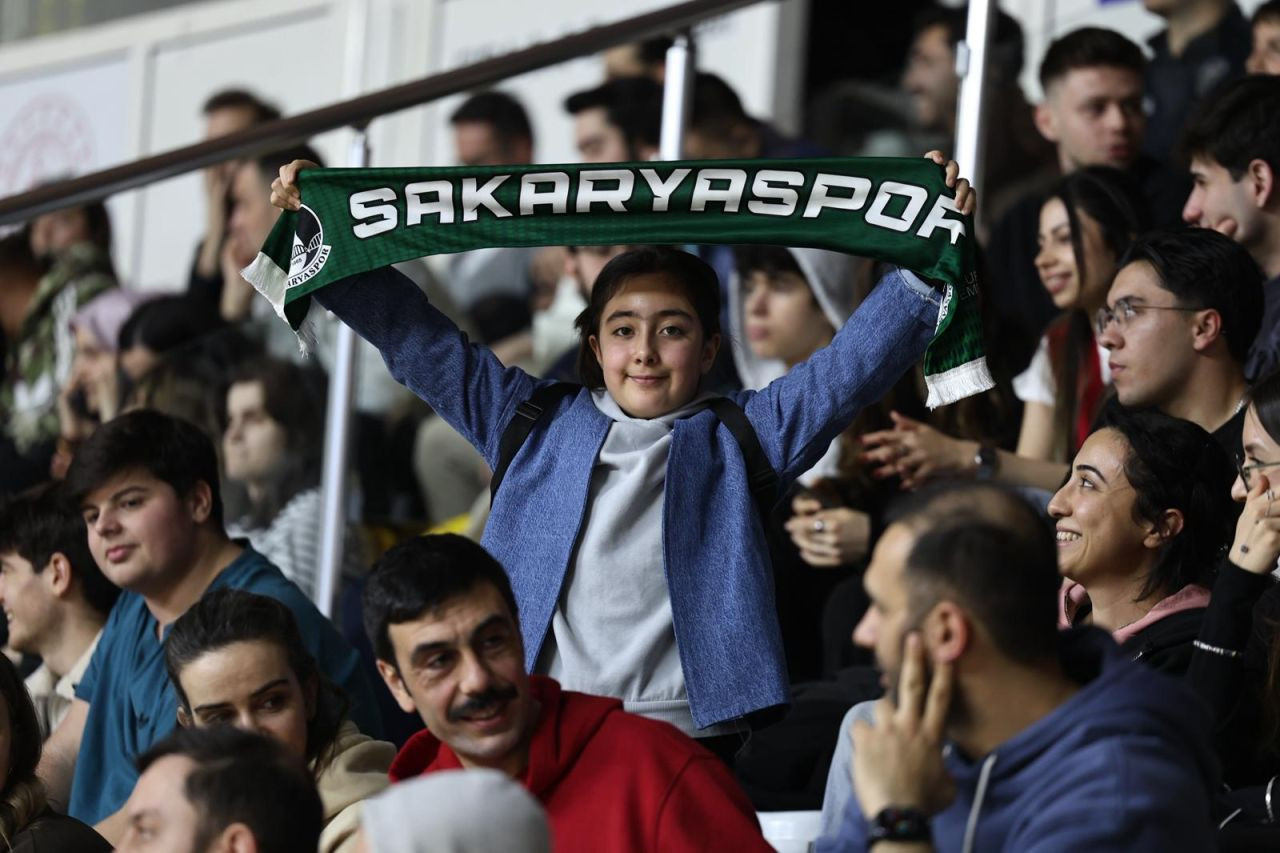 Büyükşehir taraftarı önünde Kütahya’ı farklı geçti: 80-51 - Sayfa 2