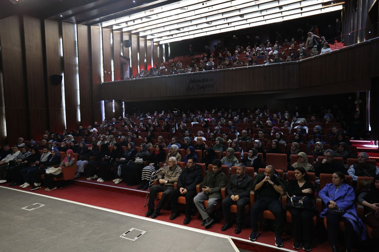 Prof. Dr. Aydemir: “Hak ile ancak kalp mutmain olur” - Sayfa 4