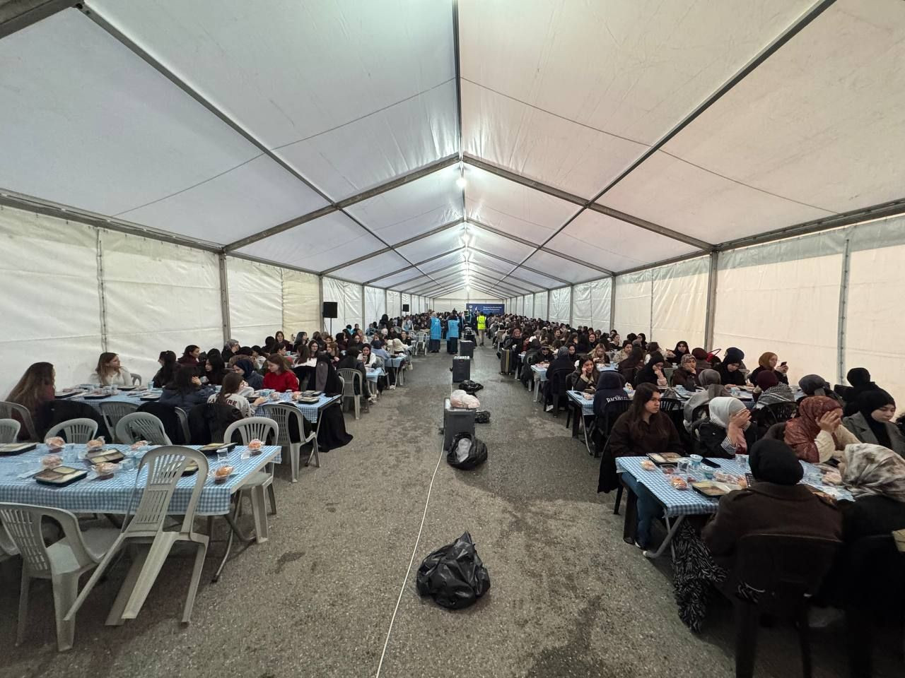 Sakarya’da farklı renk ve coğrafyadan binler aynı sofrada oruç açıyor - Sayfa 4