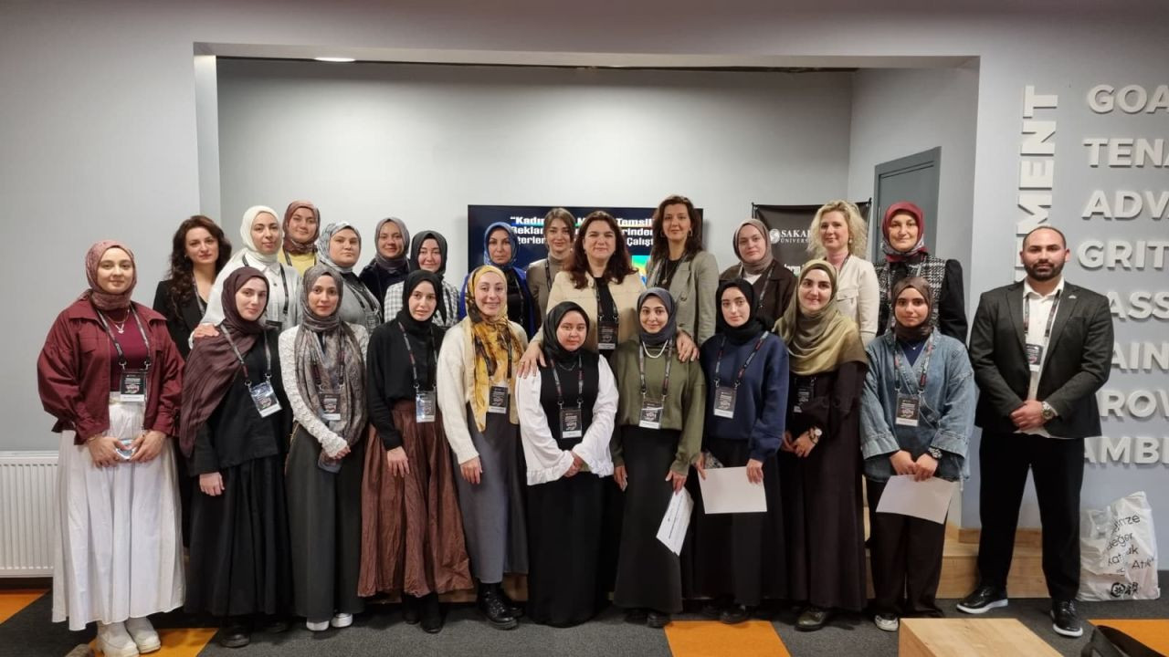 Sakarya Genç KADEM'den Bilimsel Analiz : Medya Dilinde Kadın - Sayfa 1