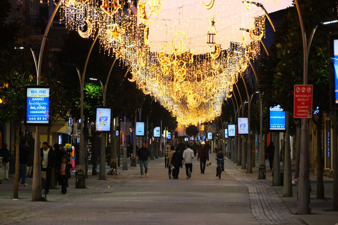 Ramazan Ayının Manevi İklimi Şehrin Merkezinde - Sayfa 2
