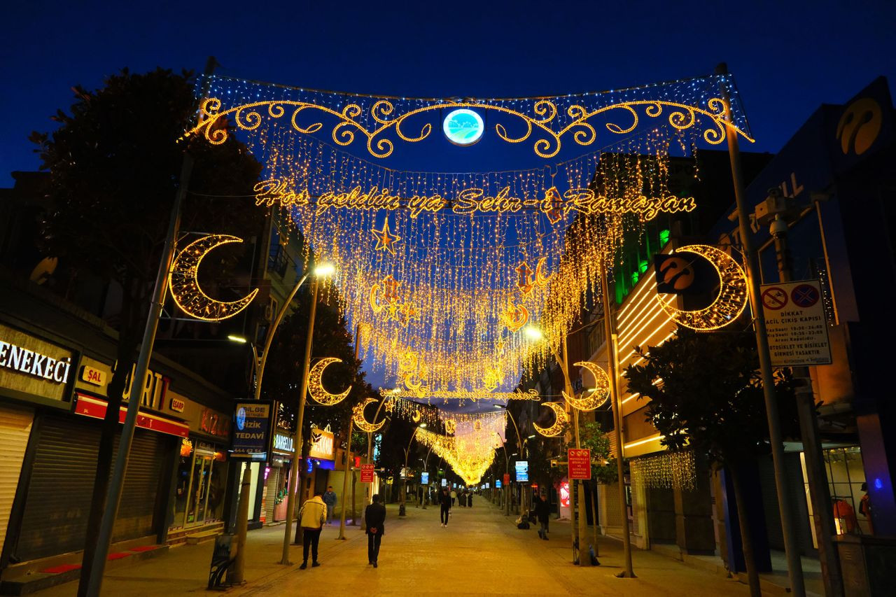Ramazan Ayının Manevi İklimi Şehrin Merkezinde - Sayfa 4