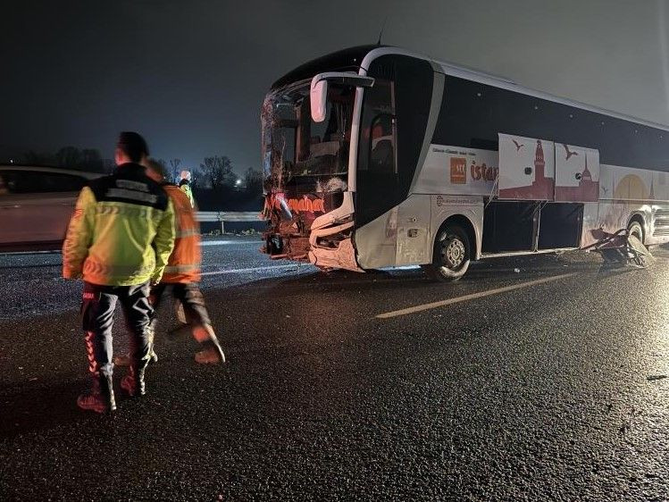 Sakarya’da 16 Aracın Karıştığı Zincirleme Kazada 4’ü Ağır 13 Yaralı - Sayfa 1