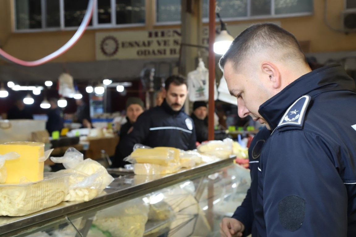 Zabıta Ekiplerinden Kapalı Pazar Yerinde Kapsamlı Denetim - Sayfa 1