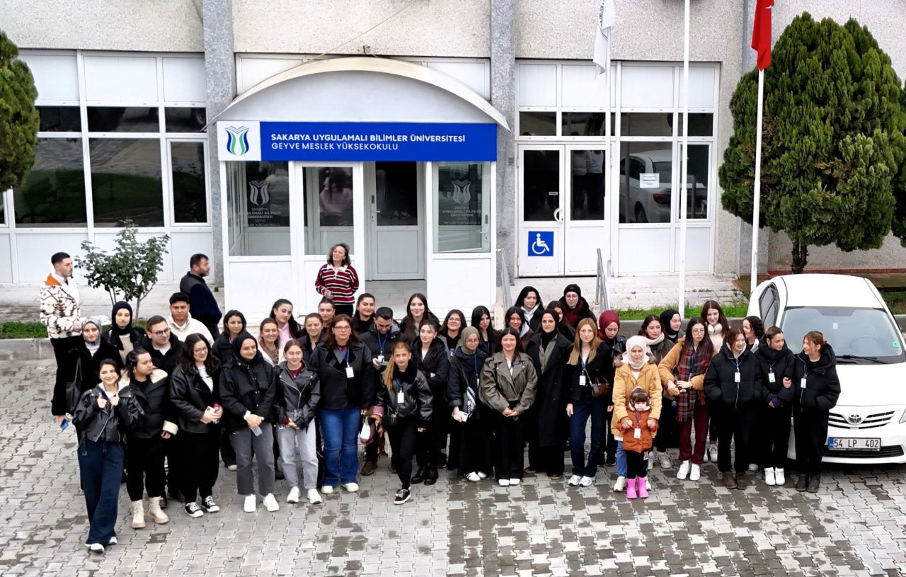 SUBÜ Öğrencileri Fidanları Toprakla Buluşturdu - Sayfa 3