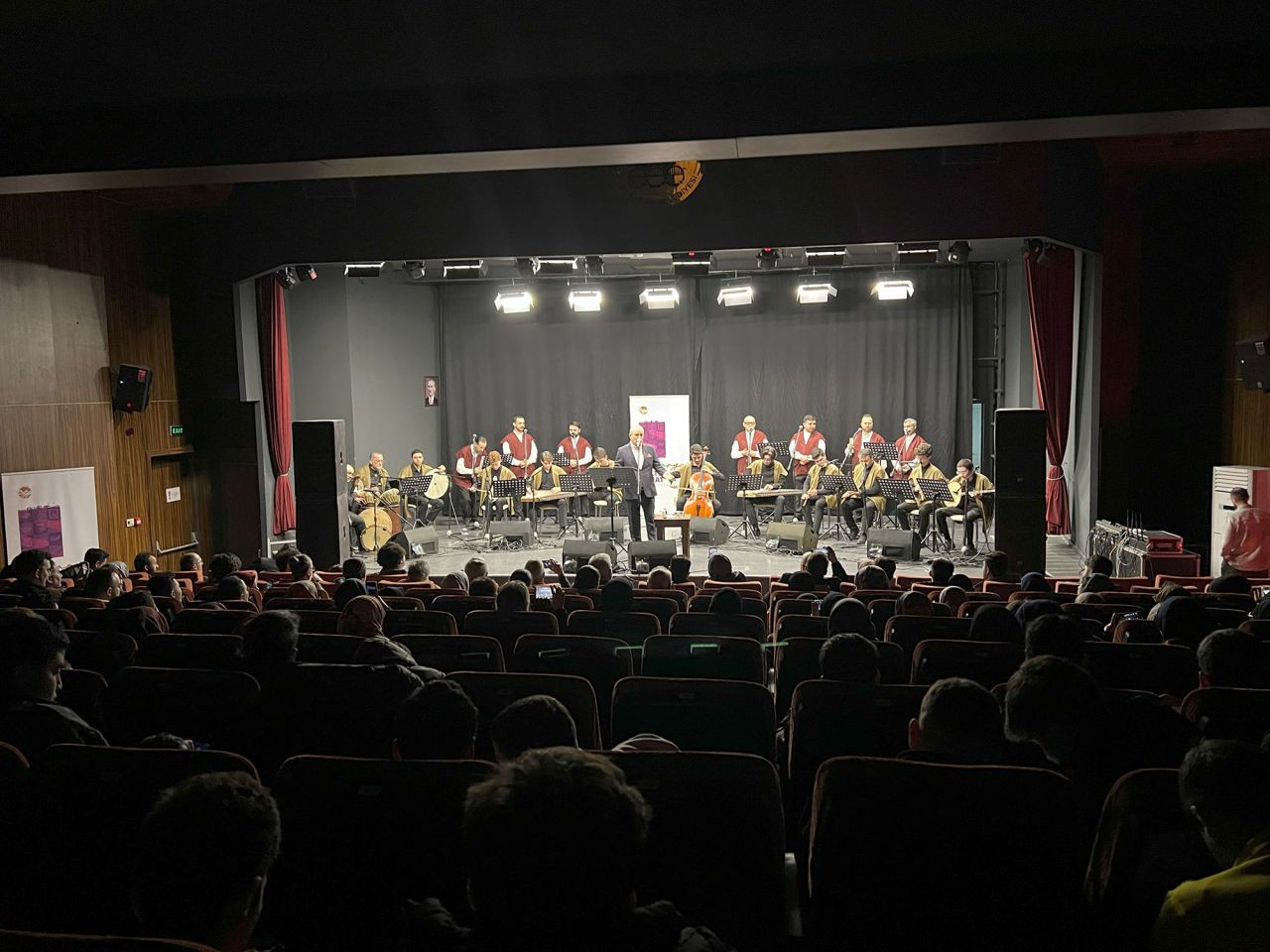 İlahilerle Dolu Gecede Ramazan’ın Manevi Ruhu Hissedildi - Sayfa 2