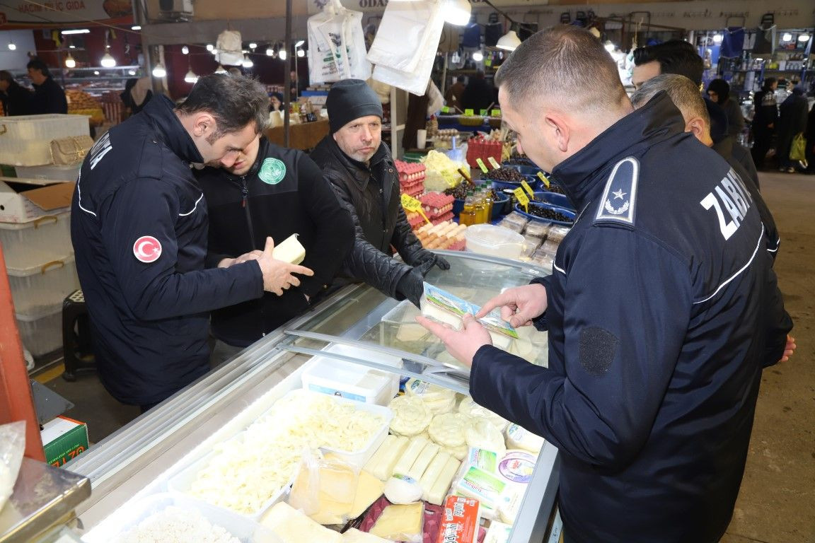 Zabıta Ekiplerinden Kapalı Pazar Yerinde Kapsamlı Denetim - Sayfa 3