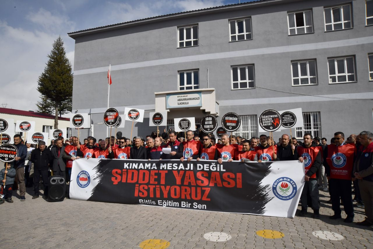 Okul Müdürlerine Yönelik Saldırının Görüntüleri Ortaya Çıktı. - Sayfa 2