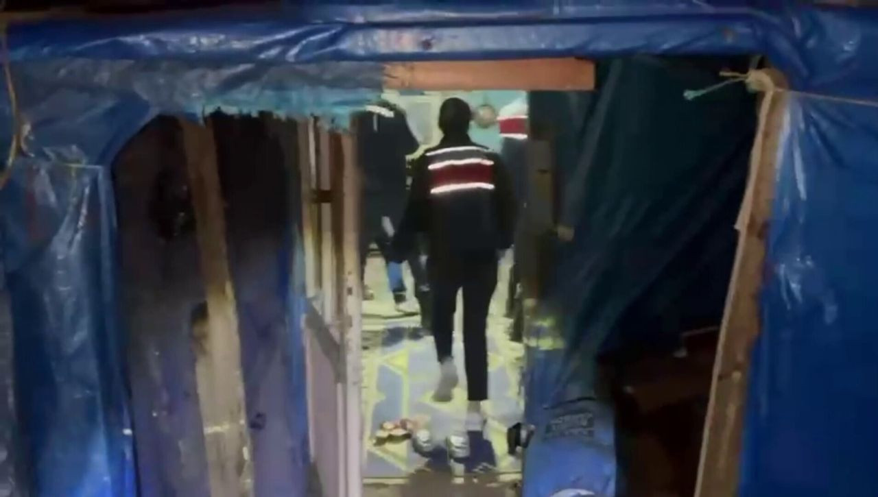 Barakanın Her Yerinden Uyuşturucu Çıktı! 4 Zehir Taciri Tutuklandı - Sayfa 1