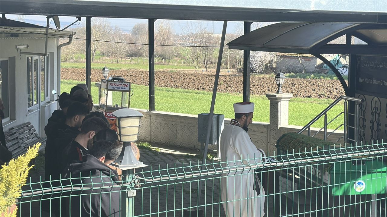 Eşi Tarafından Vurulan Kadın Serdivan’da Toprağa Verildi - Sayfa 1