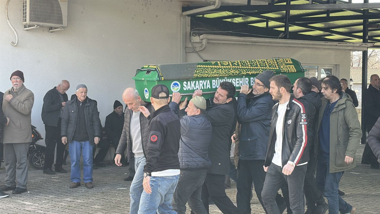 Eşi Tarafından Vurulan Kadın Serdivan’da Toprağa Verildi - Sayfa 3