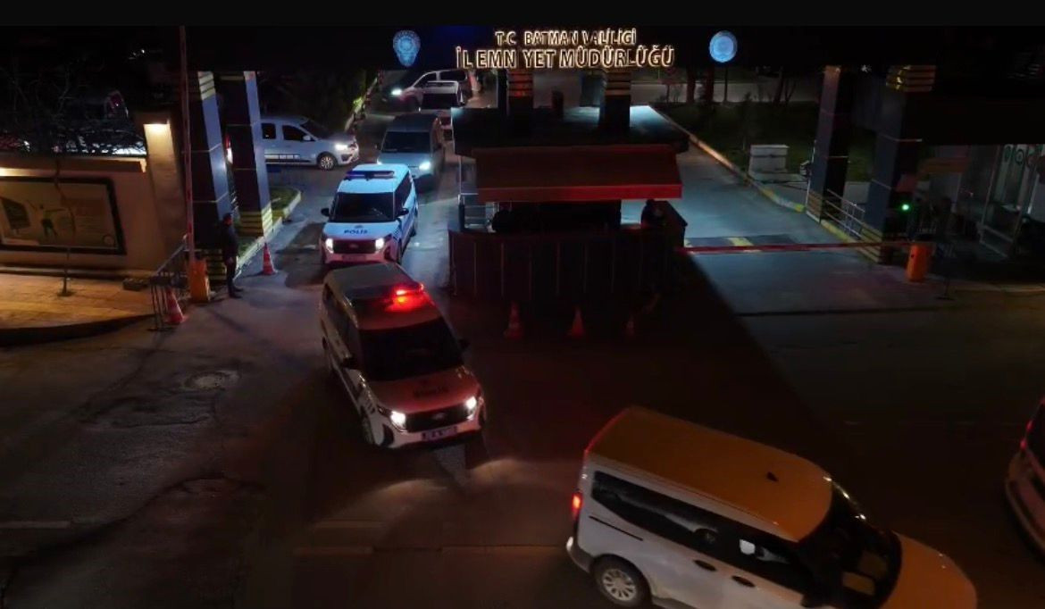 10 İlde Operasyon: 15 Milyar Liralık Yasa Dışı Bahis Ağı Çökertildi - Sayfa 1