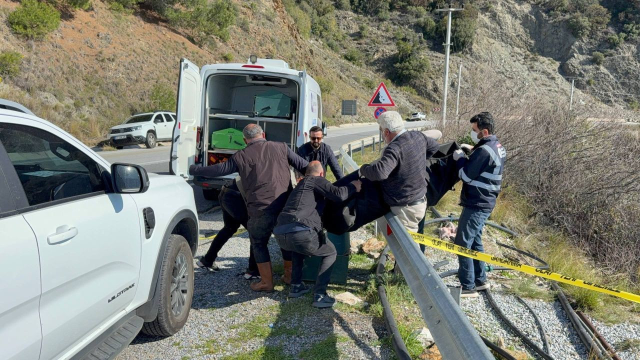 Antalya'da Sır Ölüm: Cansız Bulunan Kadının Eşi ve Oğlu Tutuklandı - Sayfa 4