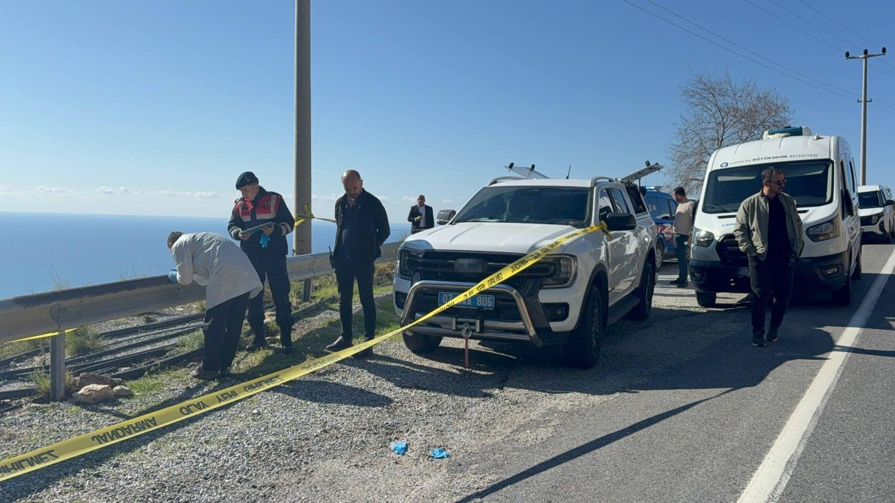 Antalya'da Sır Ölüm: Cansız Bulunan Kadının Eşi ve Oğlu Tutuklandı - Sayfa 3
