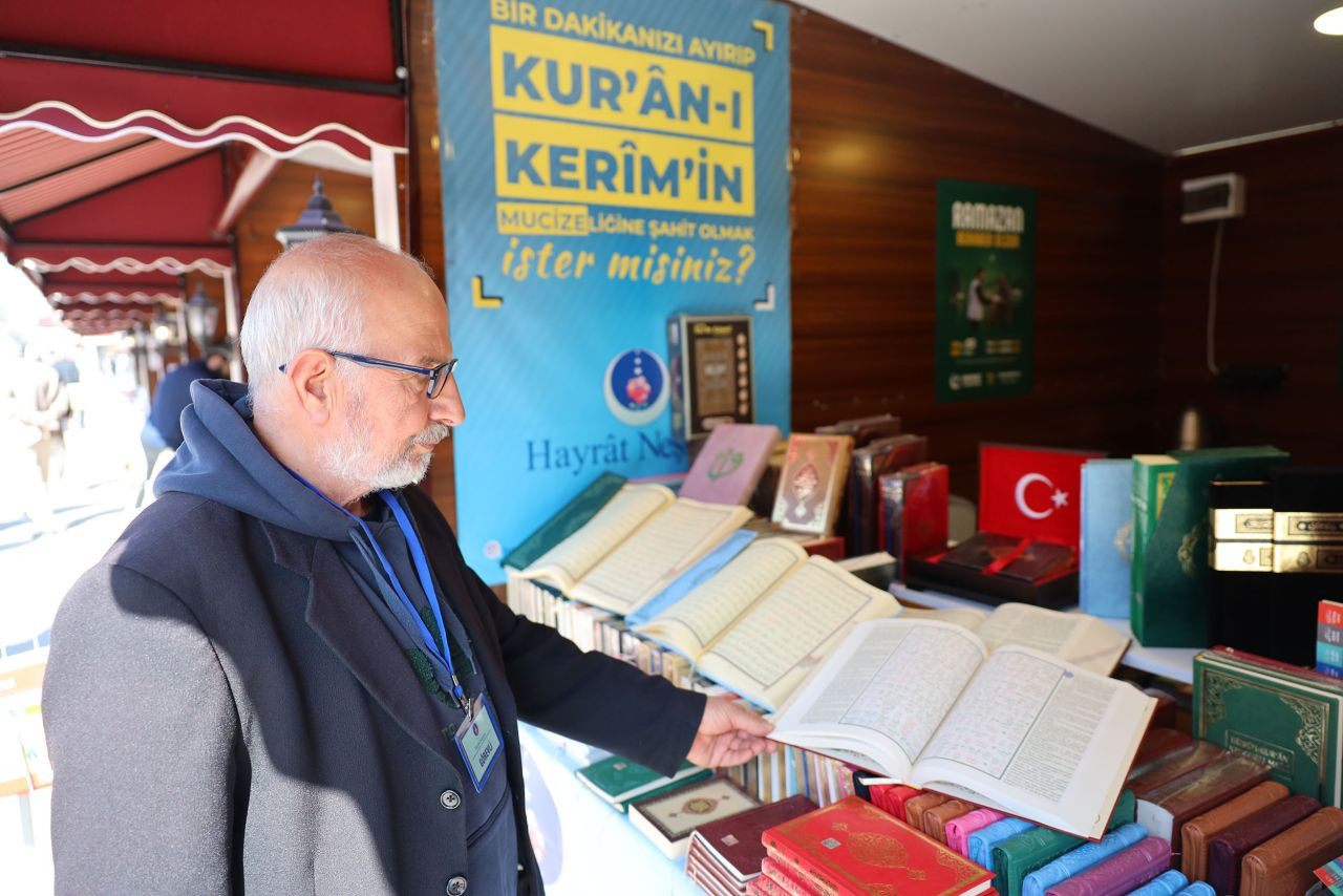 Kitap Sokağı Ramazan Akşamlarında Kitapseverlerin Buluşma Noktası Oldu - Sayfa 1