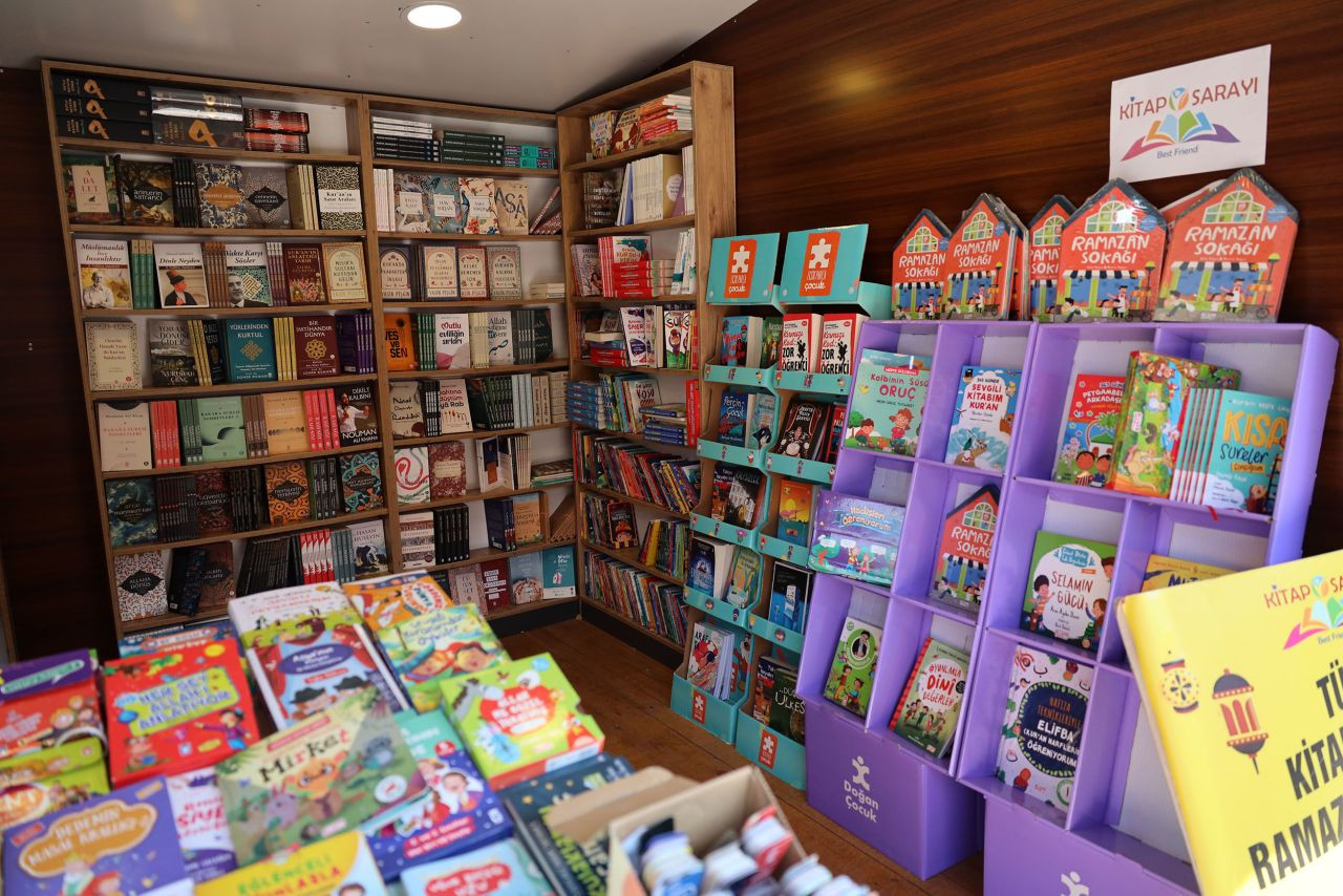 Kitap Sokağı Ramazan Akşamlarında Kitapseverlerin Buluşma Noktası Oldu - Sayfa 2