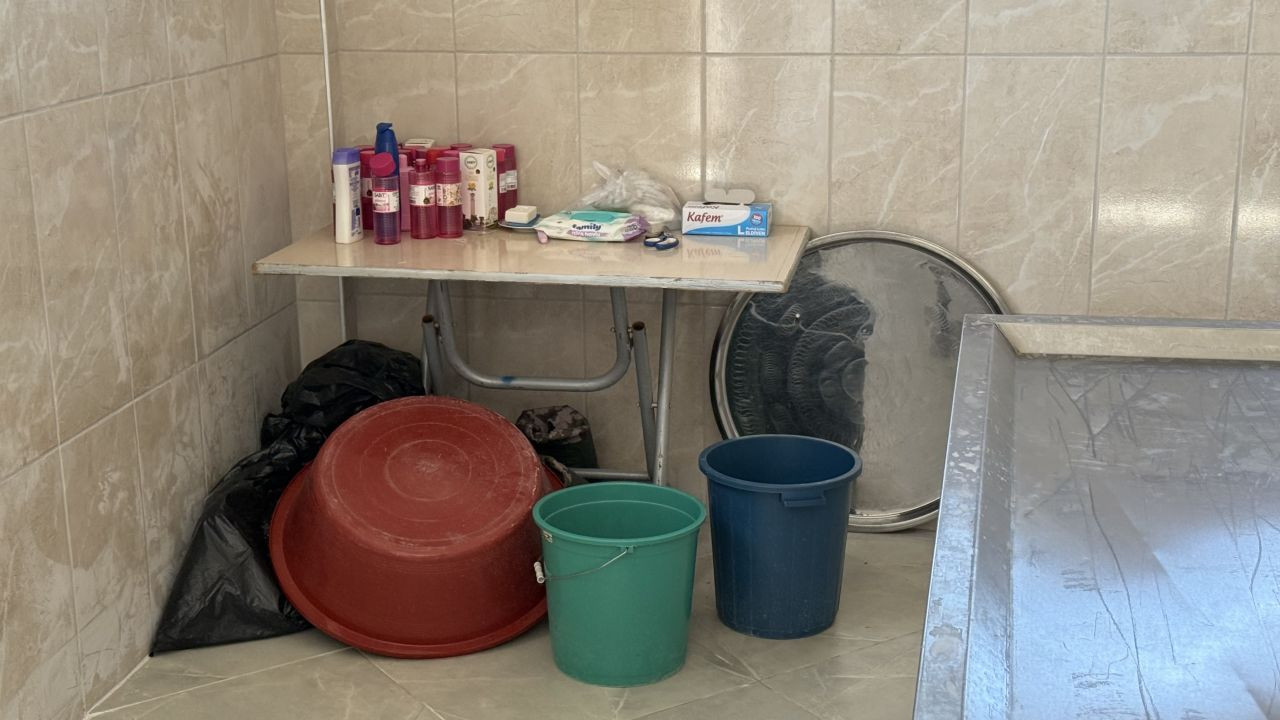 Gasilhanede Kefen Hırsızlığı - Sayfa 1