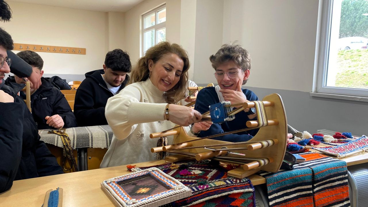 MYO’da Uygulamalı Dokuma Eğitimi Düzenlendi - Sayfa 3