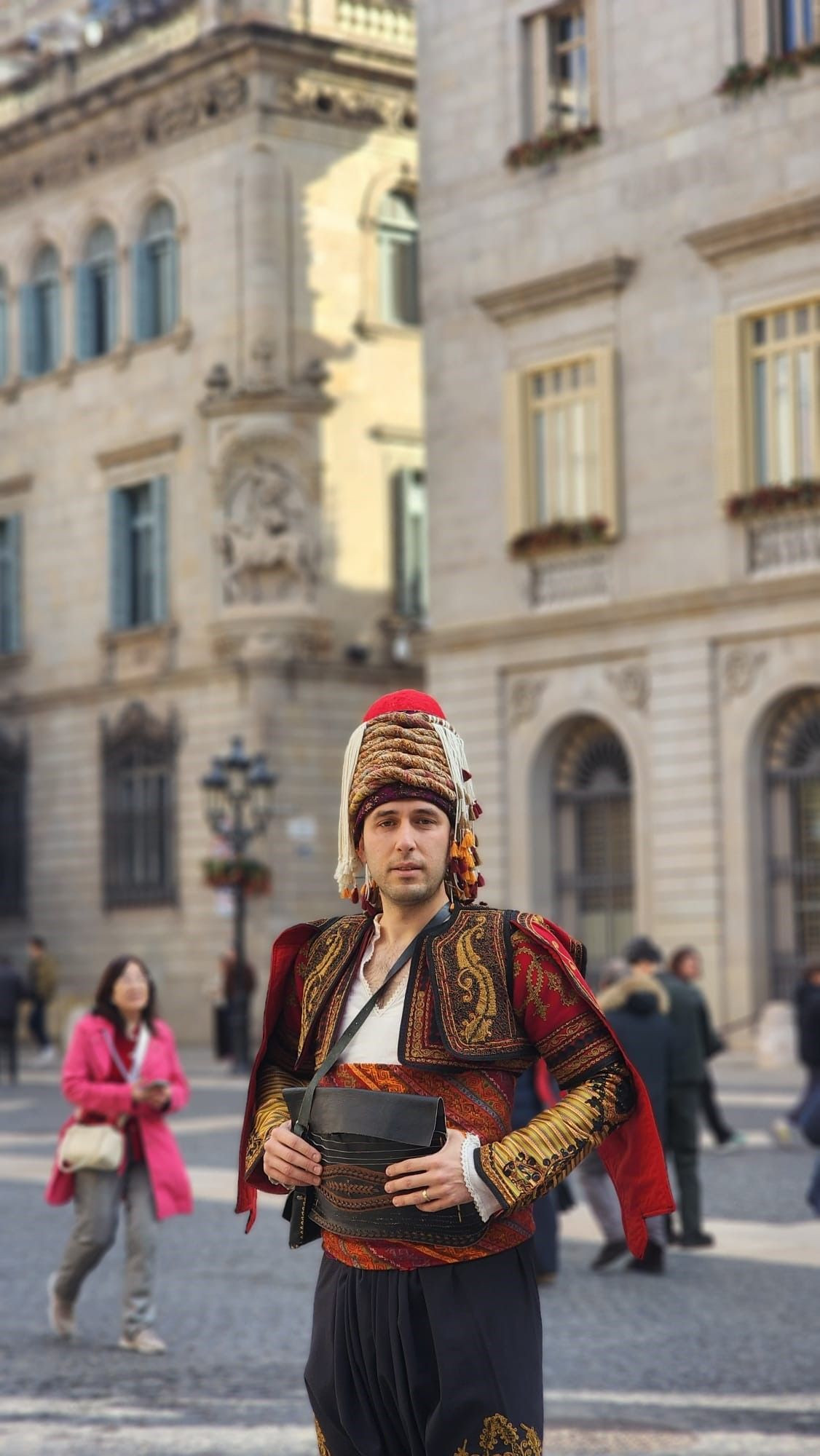 Avrupa Meydanlarında Bir Efe: Zeybekle Kültür Elçiliği - Sayfa 4