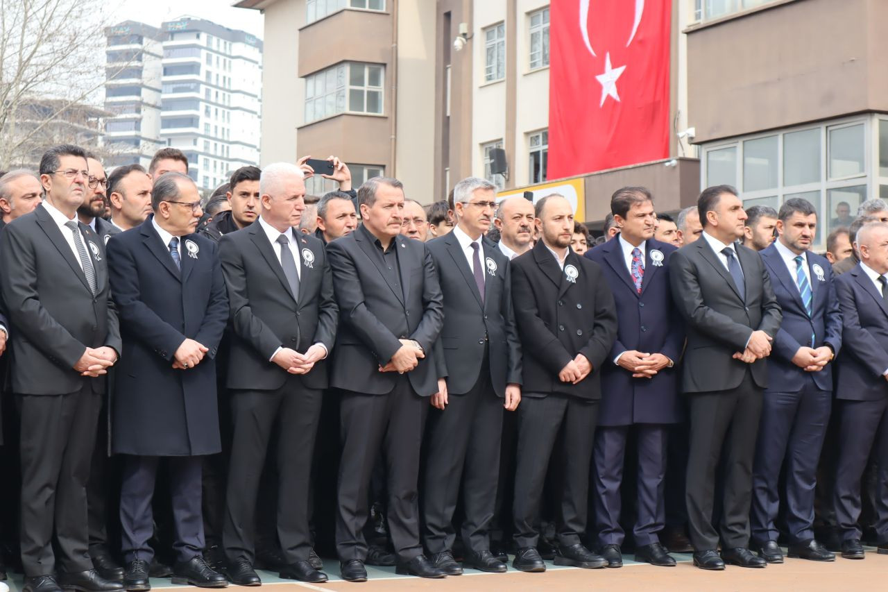 Yüzlerce Meslektaşı Fatma Nur Öğretmeni Son Yolculuğuna Uğurladı - Sayfa 4