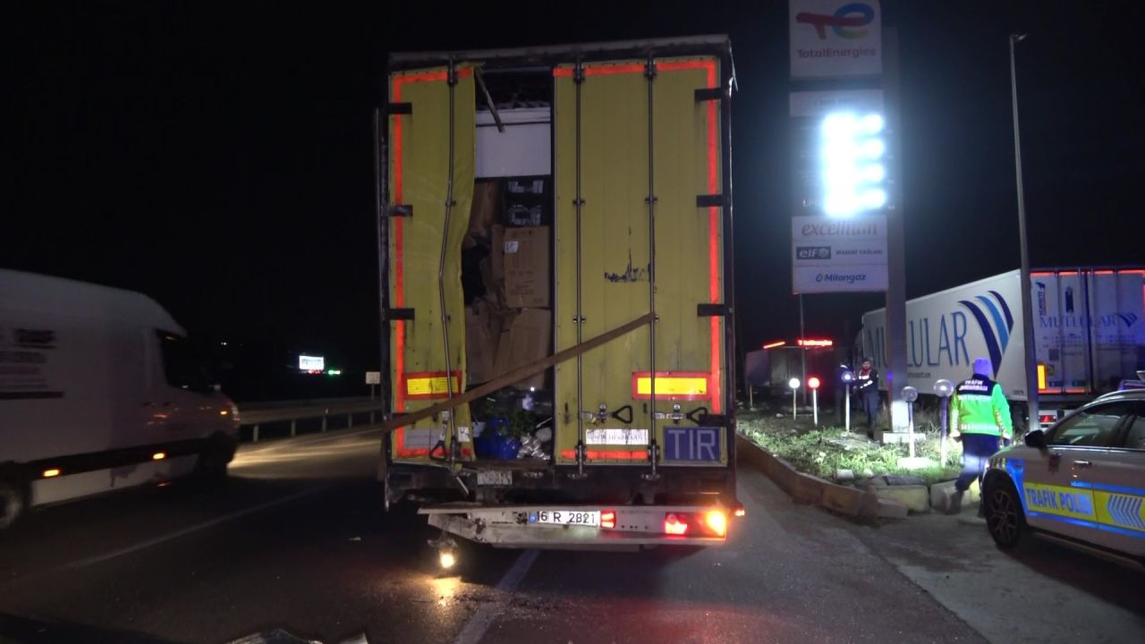 Yolcu Otobüsü ile Tır Çarpıştı - Sayfa 3