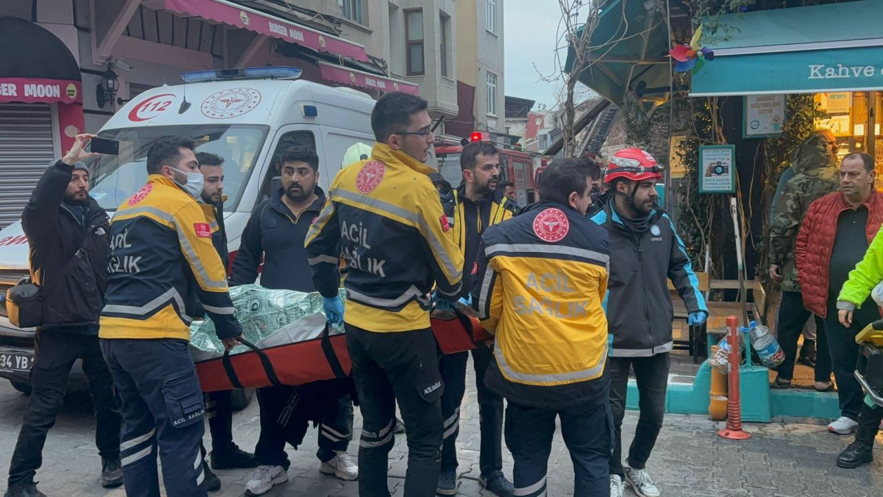 Üç Katlı Binada Çıkan Yangın Faciası: İtfaiye Ve Mahalle Seferber Oldu - Sayfa 3