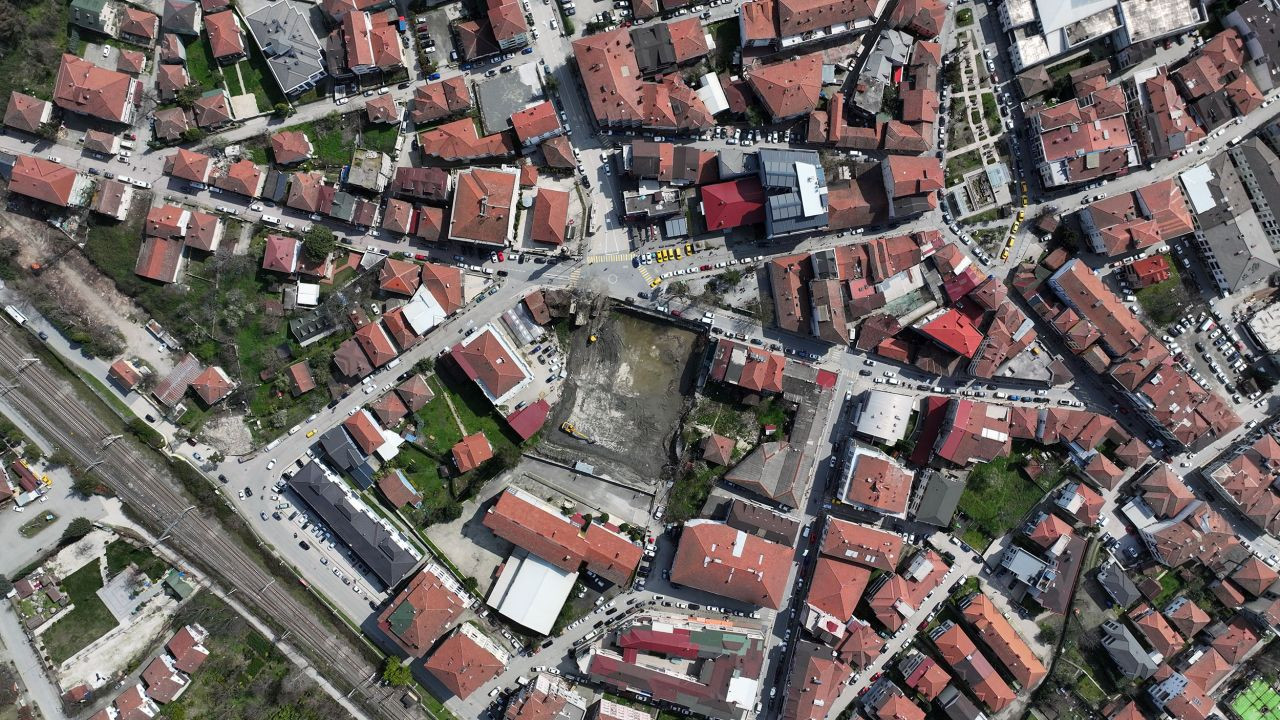 Meydan’da Çalışmalar Başladı - Sayfa 1