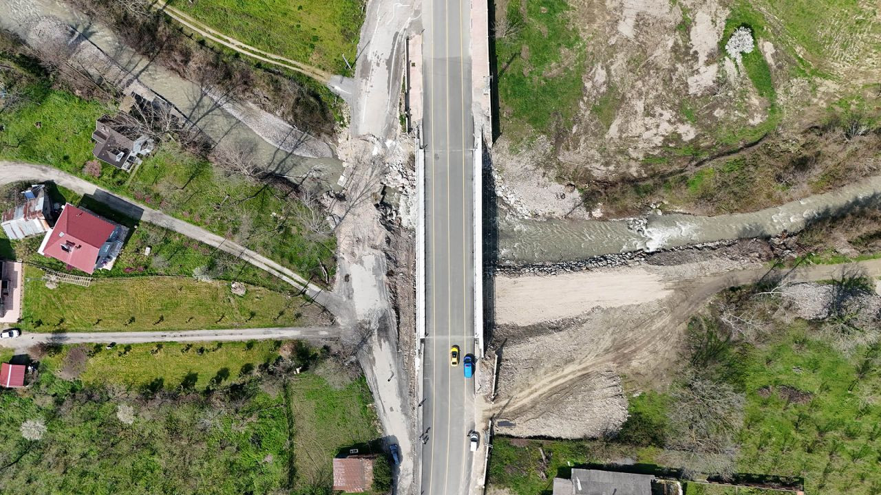 Karapürçek Mesudiye Köprüsü ile Geçişler Güvenli Hale Geldi - Sayfa 1