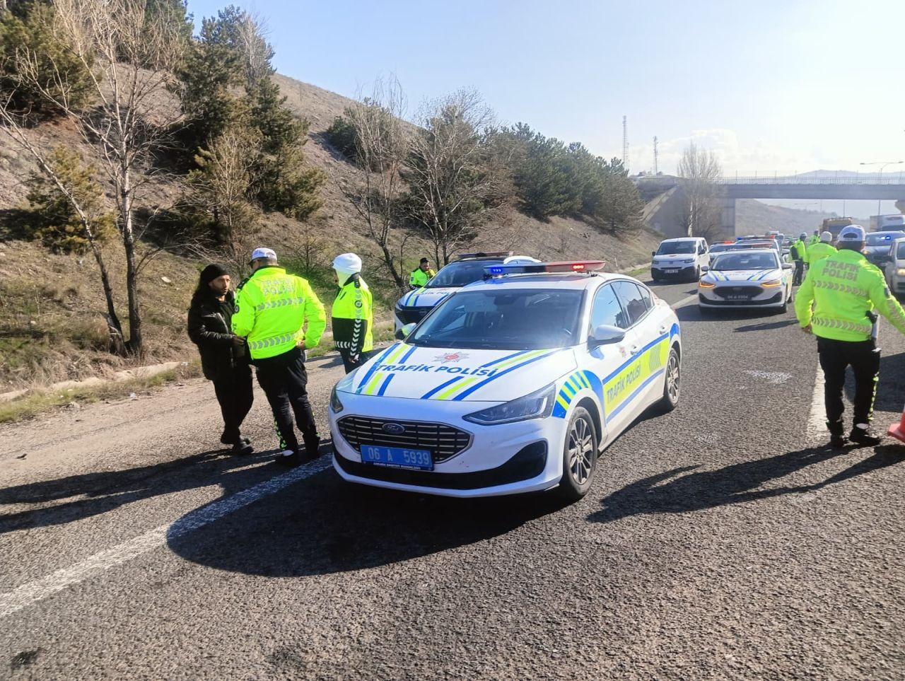 Ters Yön Dehşeti: Kafa Kafaya Çarpışan Araçlar Alev Aldı, 5 Ölü - Sayfa 2