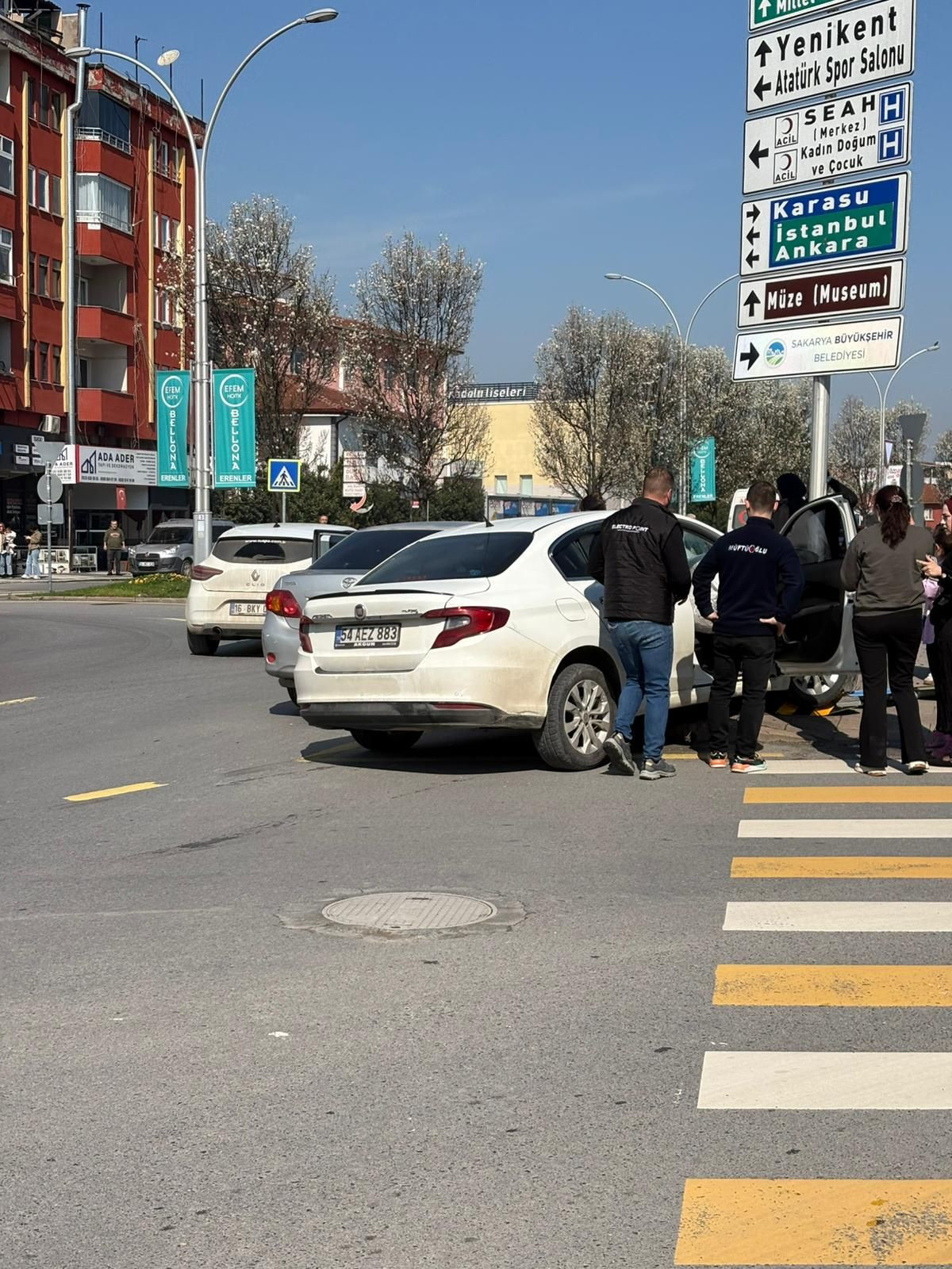 Bosna Caddesi Dalçık Kavşağında Kaza - Sayfa 2